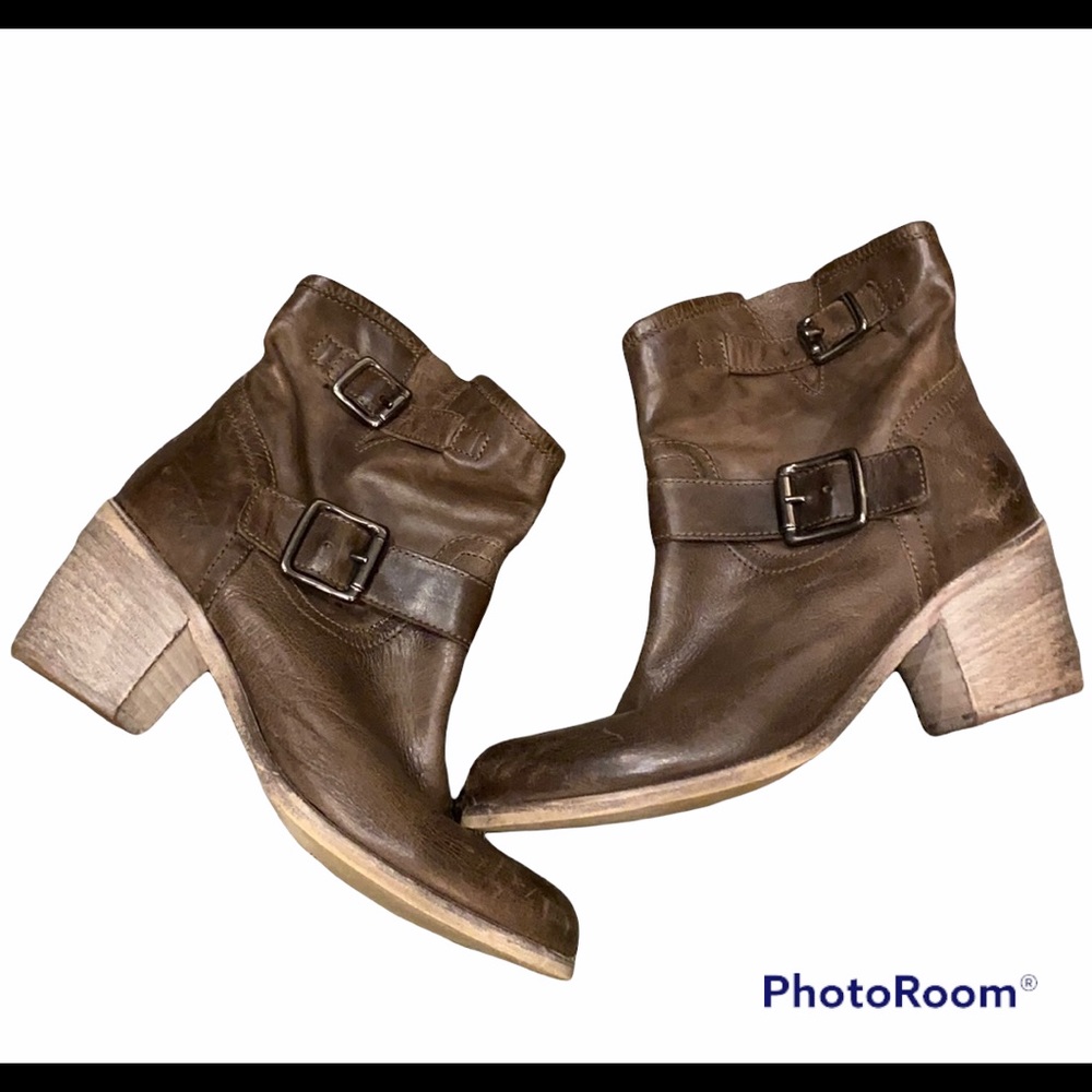 Cordani Western Ankle Buckle Heel Bootie Size 7